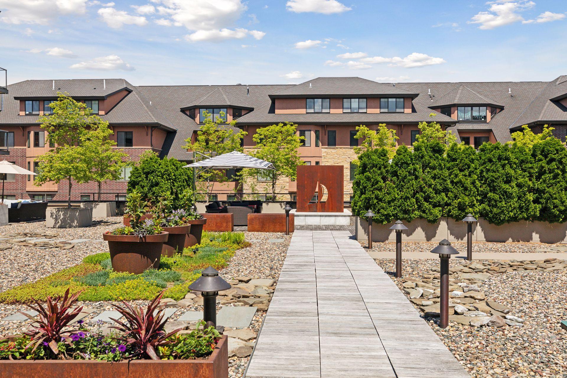 875 Lake Street N Unit: 315