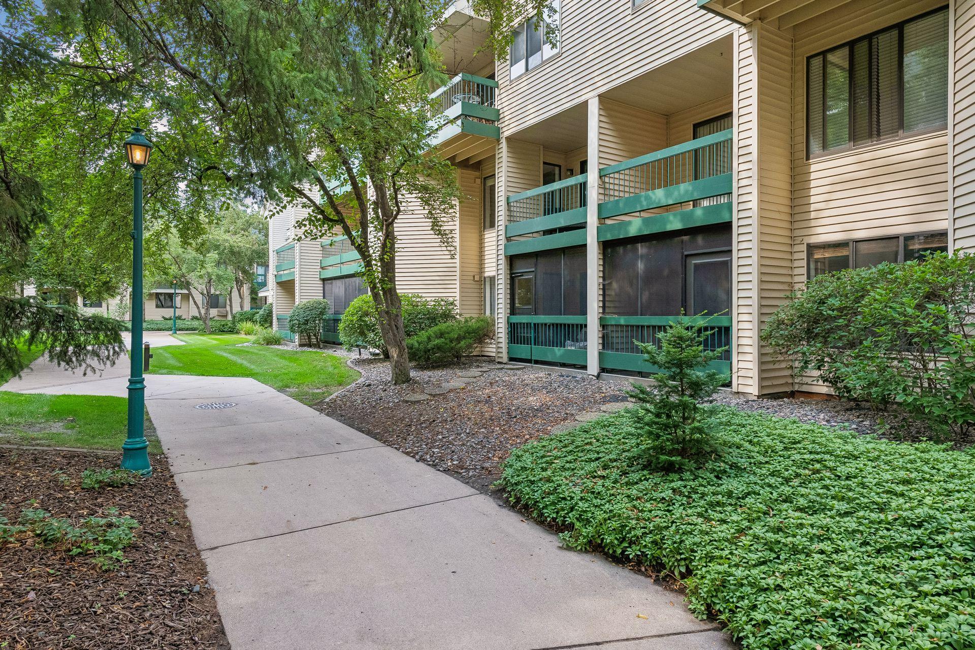 7605 Edinborough Way Unit: 6119