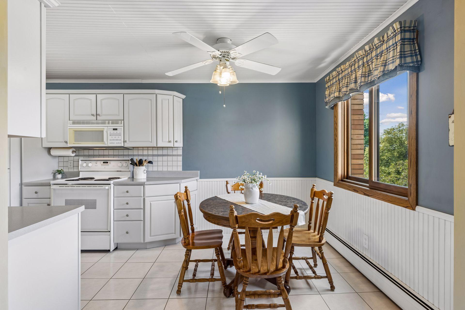 2700 Oxford Street N Unit: 140