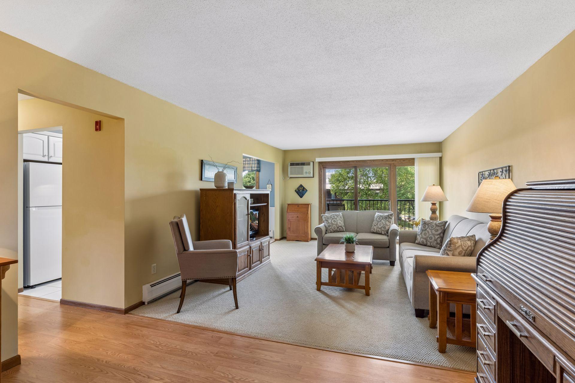 2700 Oxford Street N Unit: 140