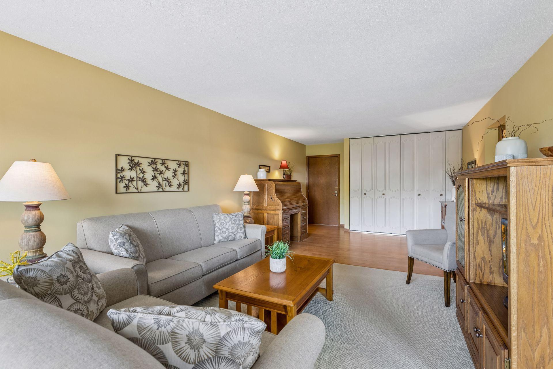 2700 Oxford Street N Unit: 140