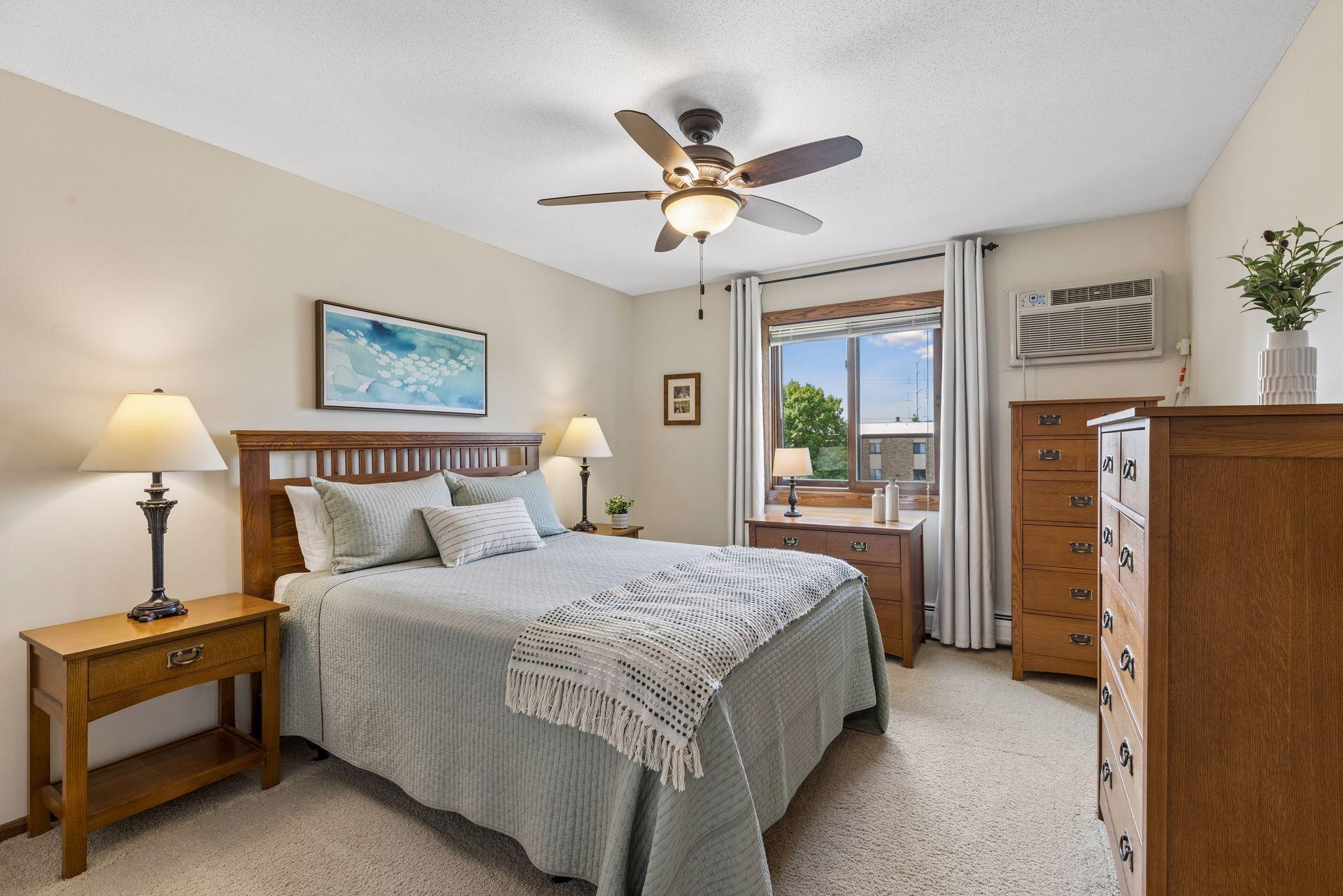 2700 Oxford Street N Unit: 140