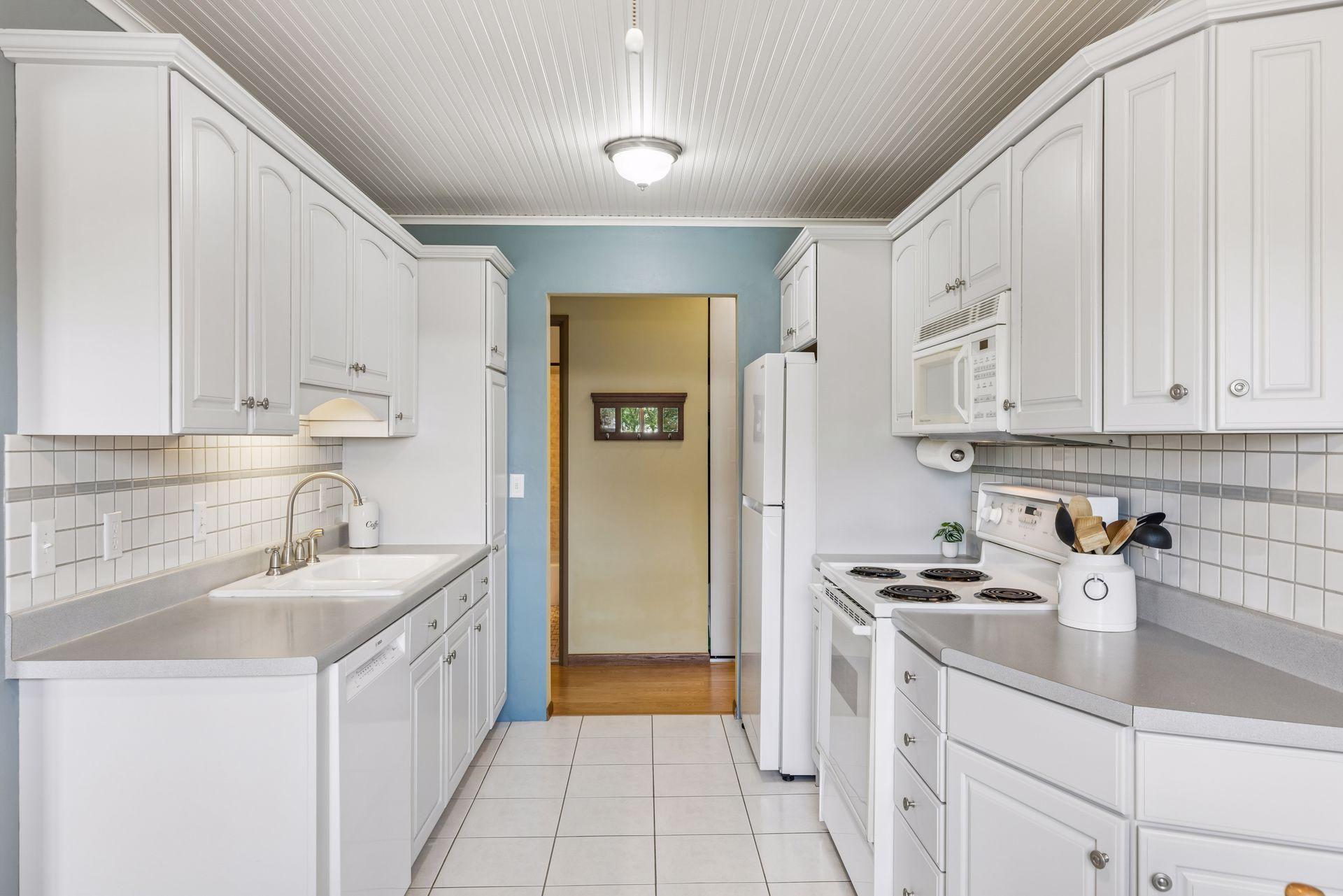 2700 Oxford Street N Unit: 140