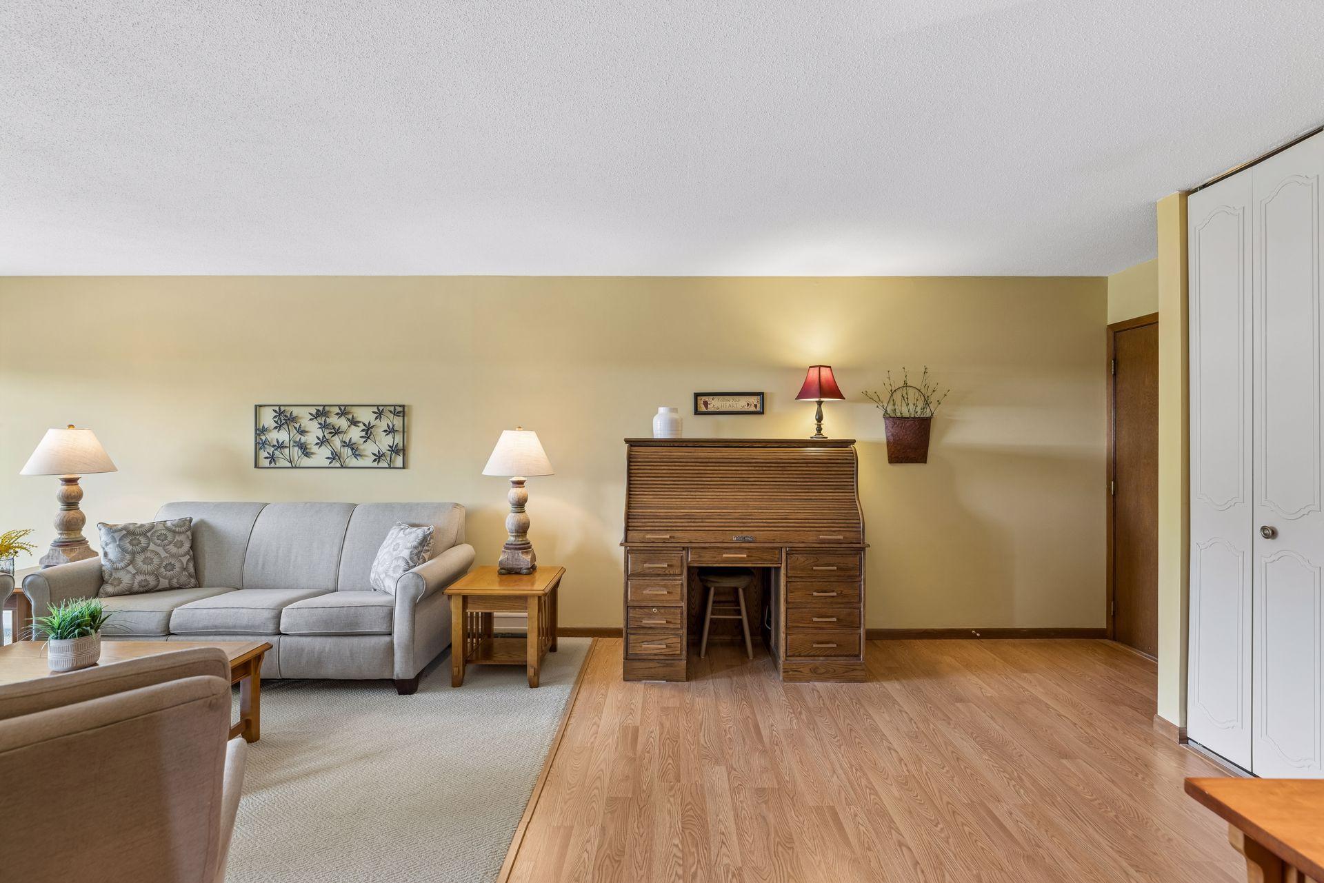 2700 Oxford Street N Unit: 140