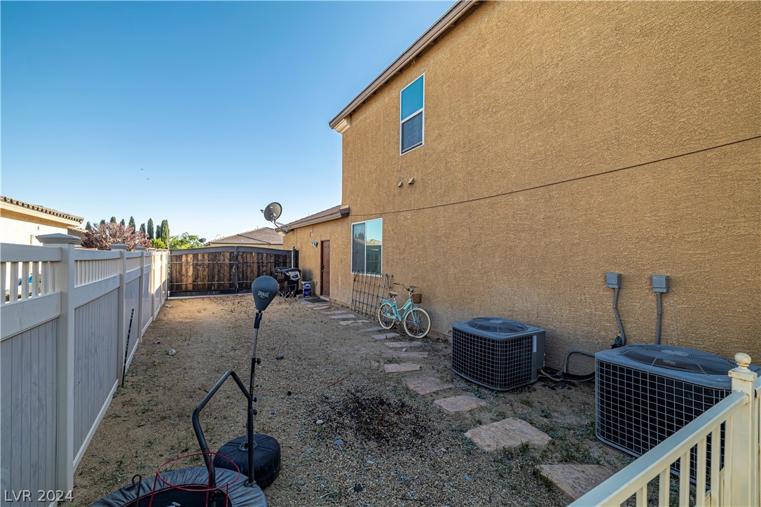 3952 East Chaffe Avenue