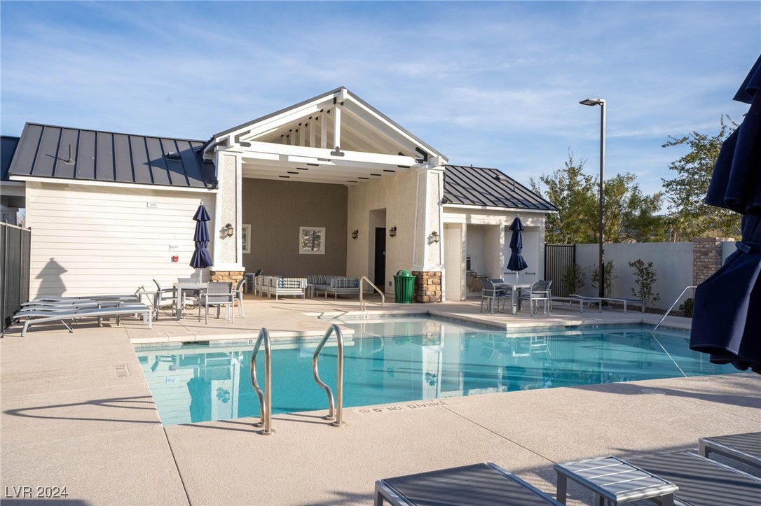 524 Mossy Cup Street 411