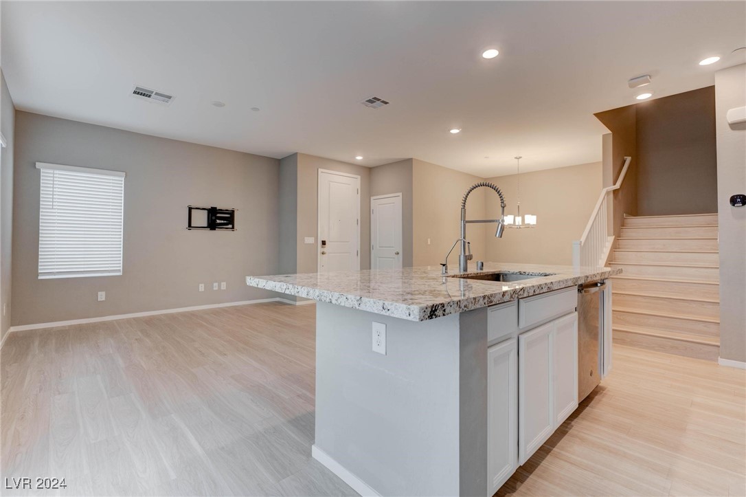 524 Mossy Cup Street 411
