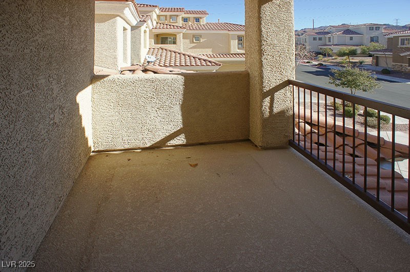 1113 TROPICAL STAR Lane 2