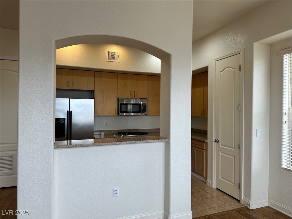 32 SERENE Avenue 202