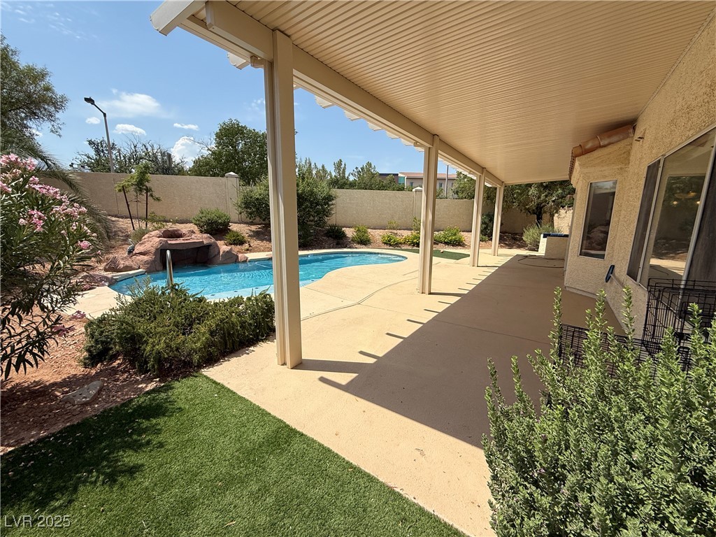 2113 Desert Pines Street
