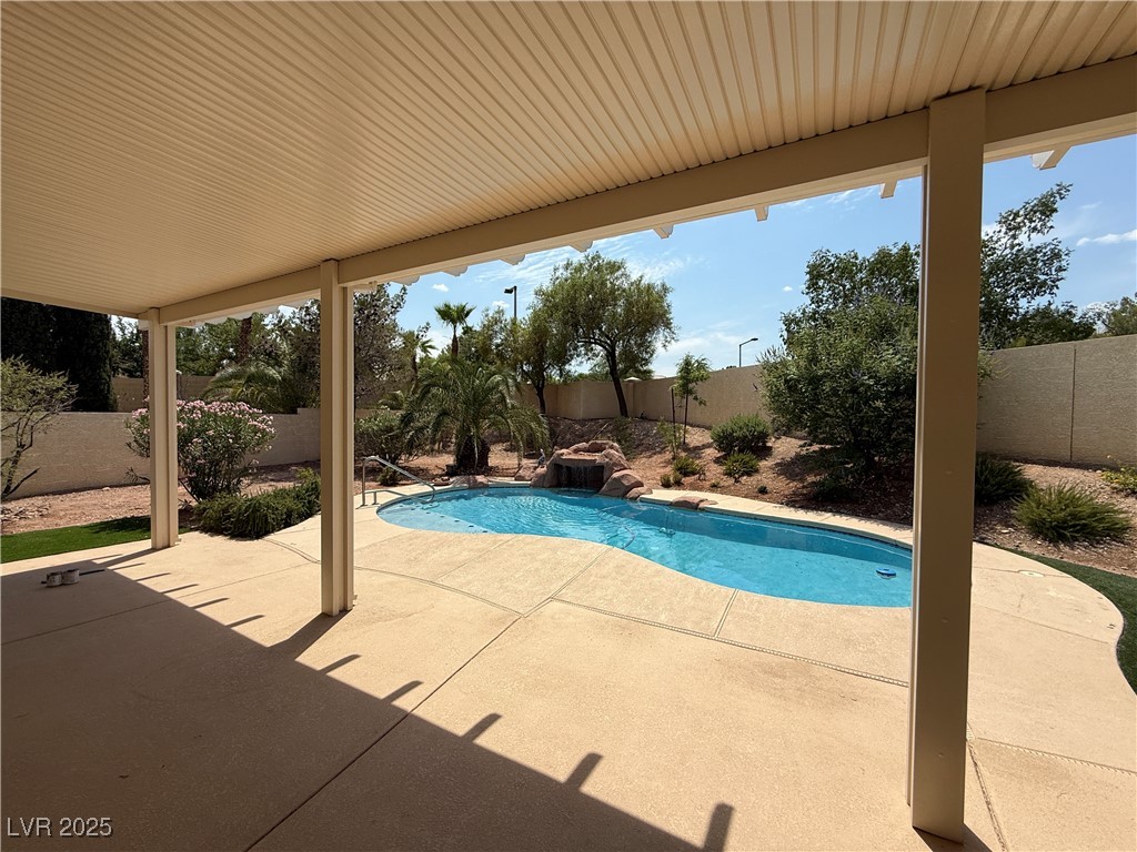 2113 Desert Pines Street