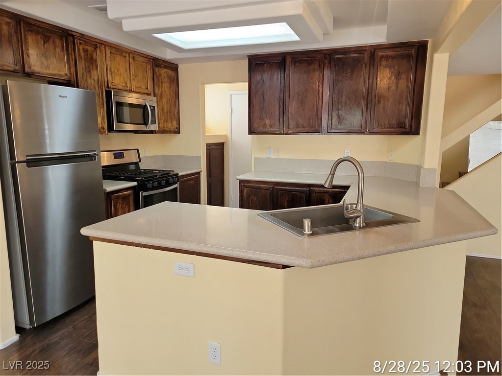 818 Ribbon Grass Avenue