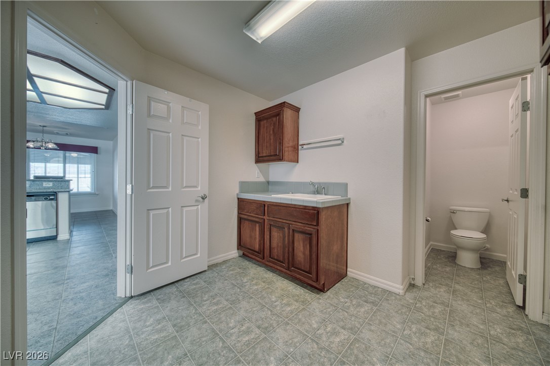 5000 Graystone Drive
