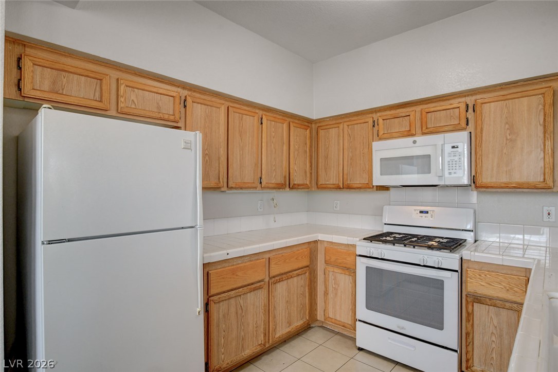 7705 HIMALAYAS Avenue 204