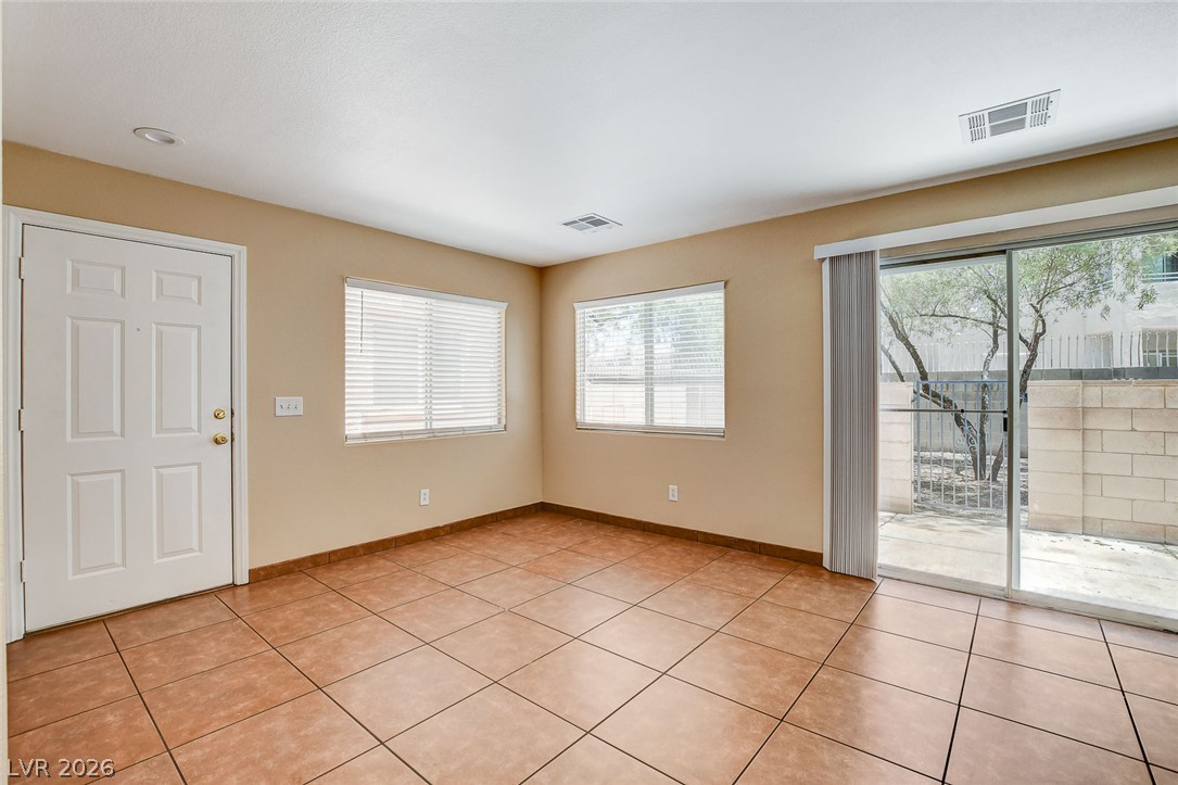 3290 Dragon Fly Street