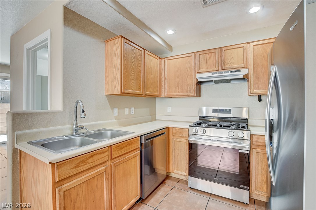 3290 Dragon Fly Street