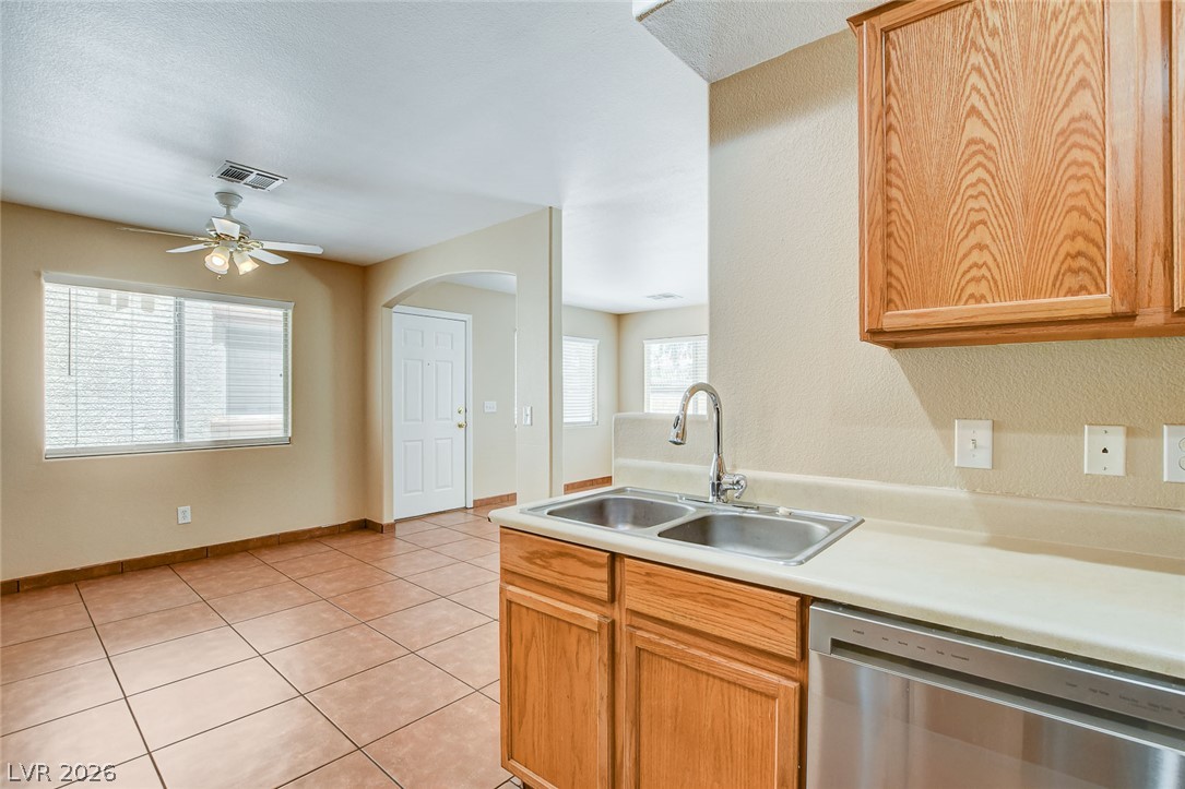 3290 Dragon Fly Street