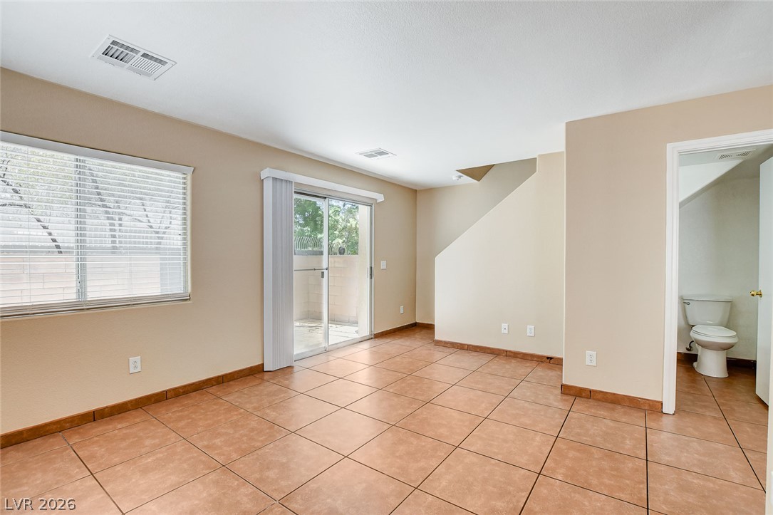 3290 Dragon Fly Street