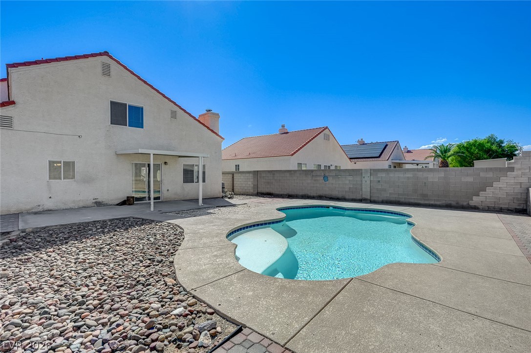 540 HERITAGE CLIFF Avenue