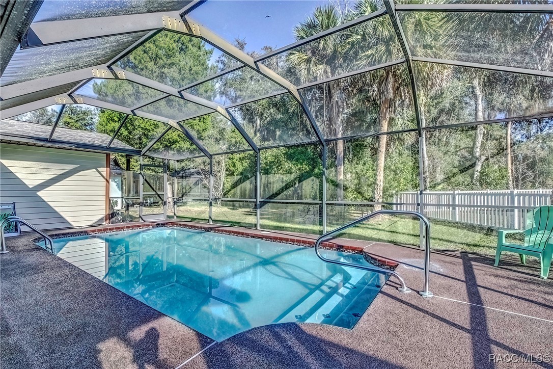 2 Hemlock Court E