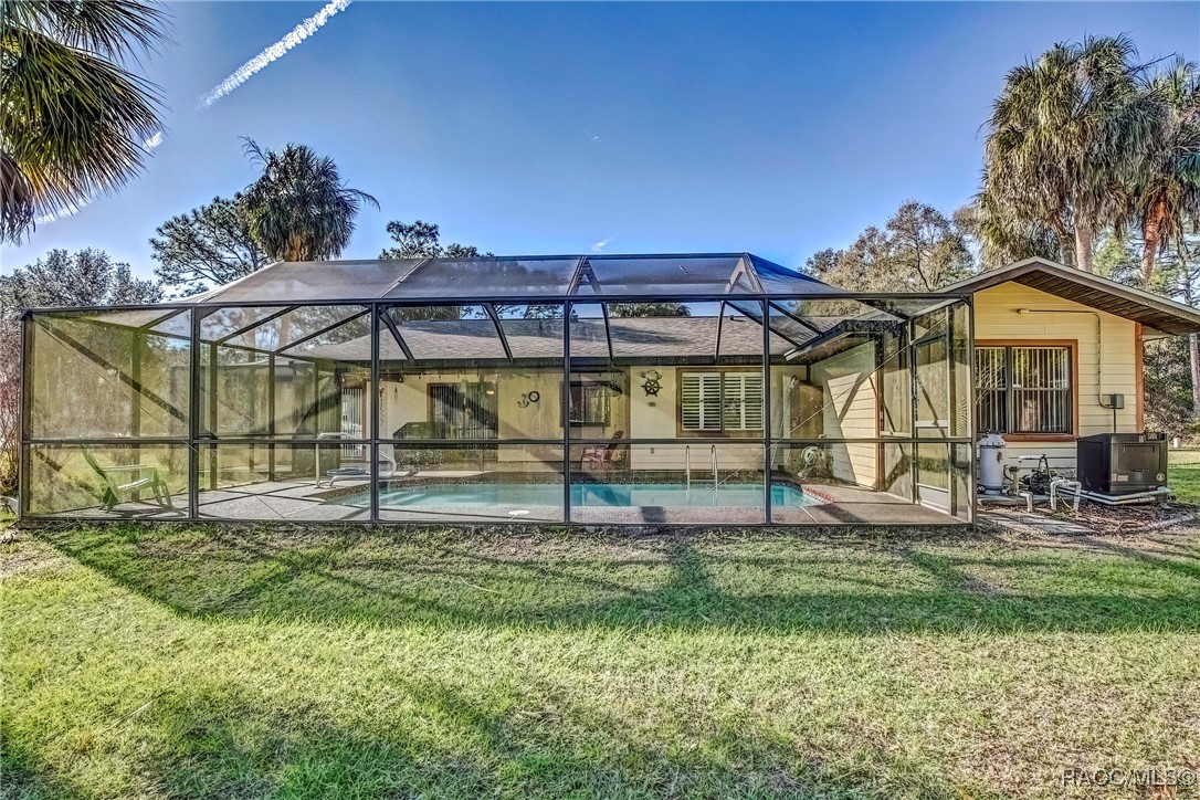 2 Hemlock Court E