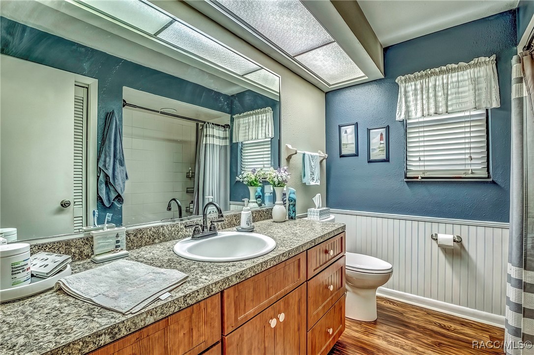 2 Hemlock Court E