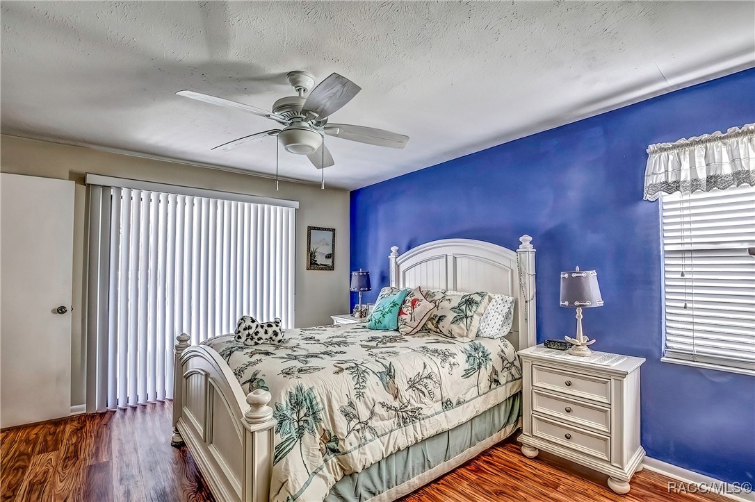 2 Hemlock Court E