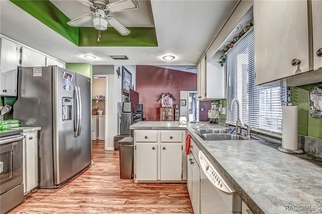 2 Hemlock Court E