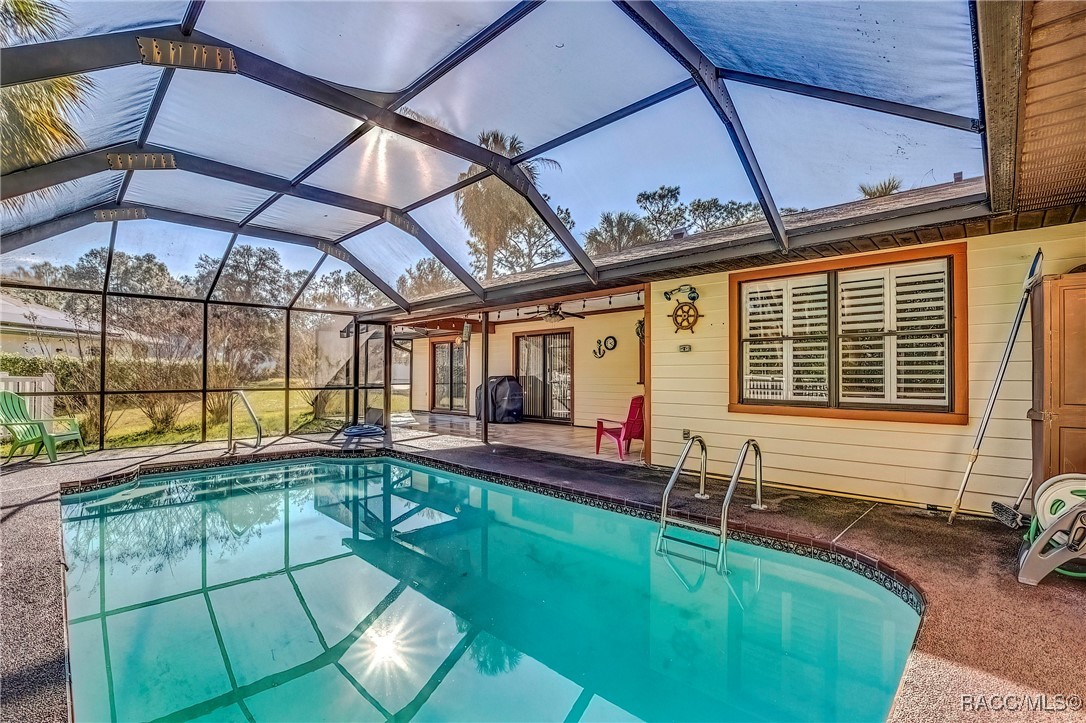 2 Hemlock Court E