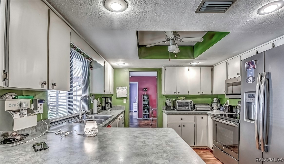 2 Hemlock Court E