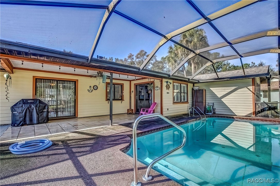 2 Hemlock Court E