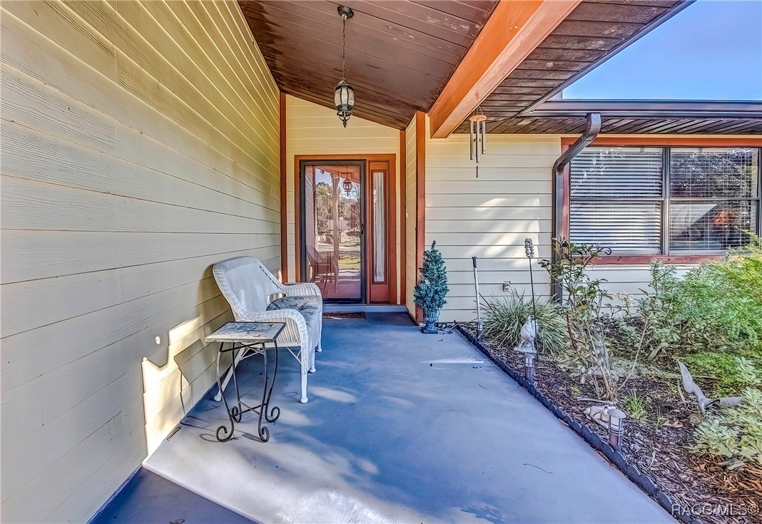 2 Hemlock Court E