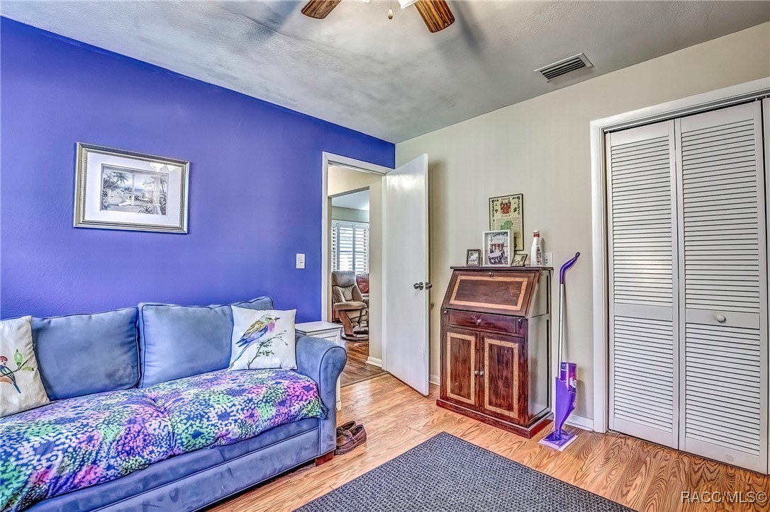 2 Hemlock Court E