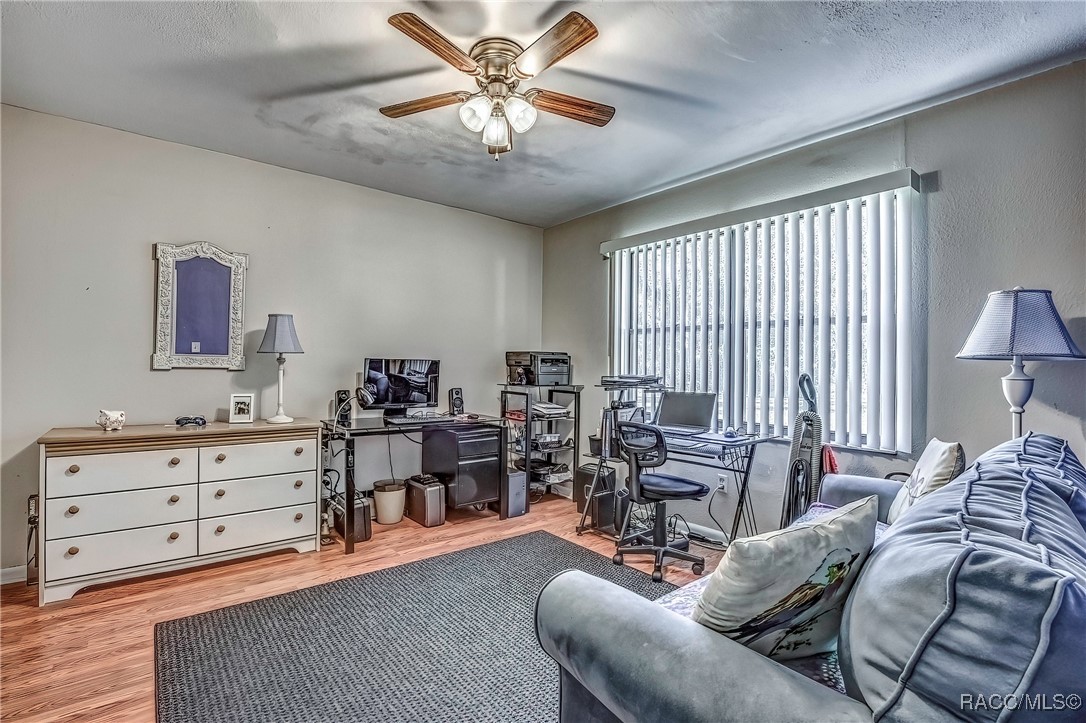 2 Hemlock Court E