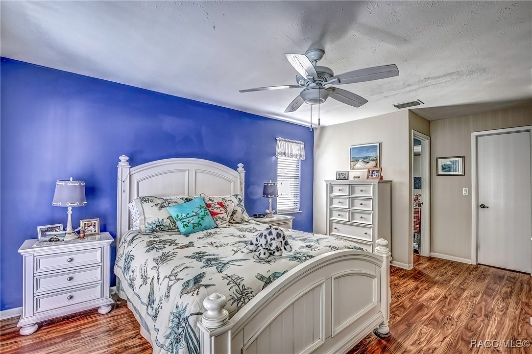 2 Hemlock Court E