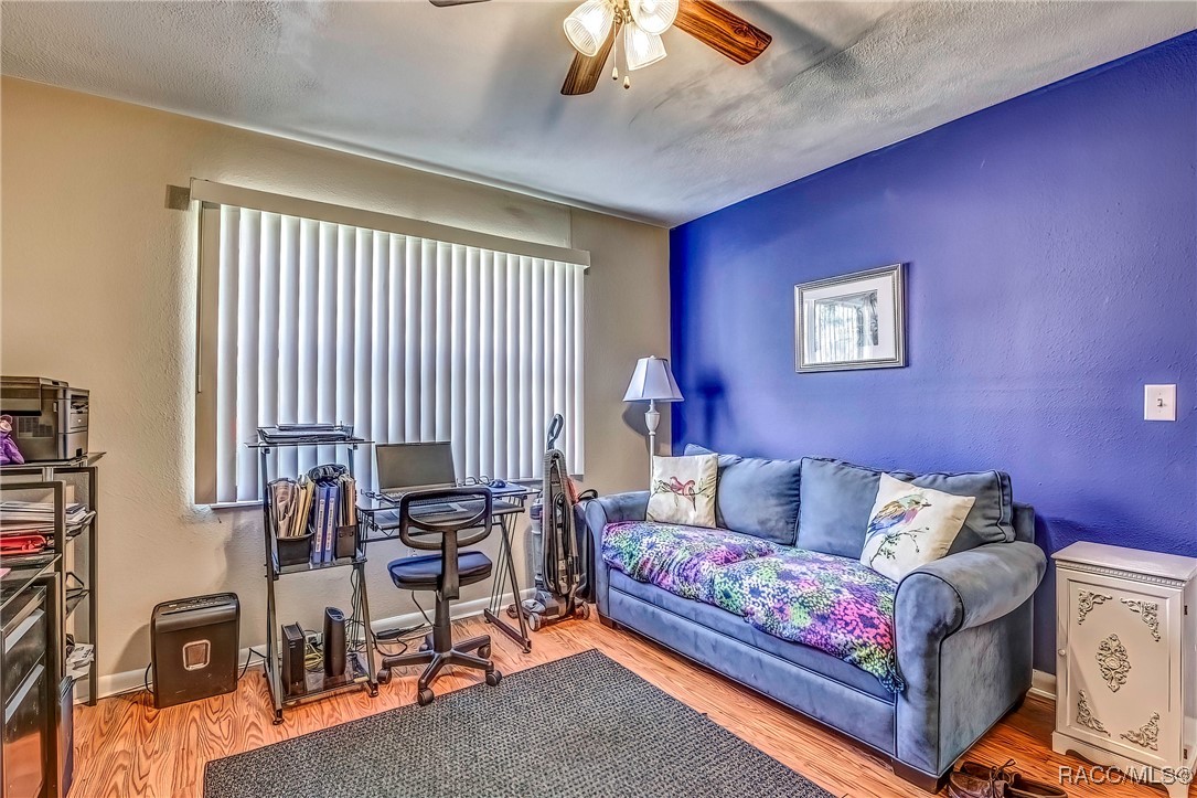 2 Hemlock Court E