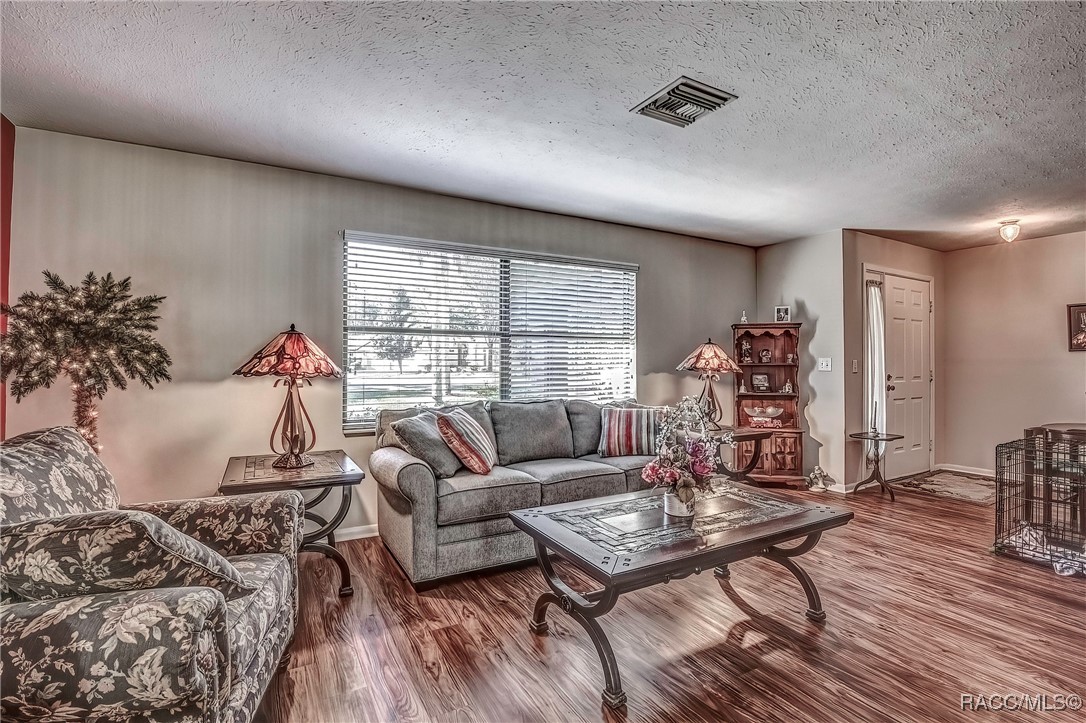 2 Hemlock Court E