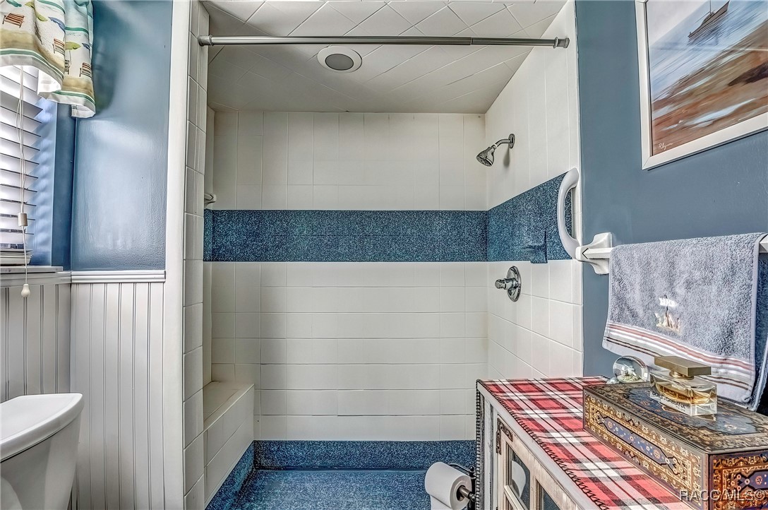 2 Hemlock Court E