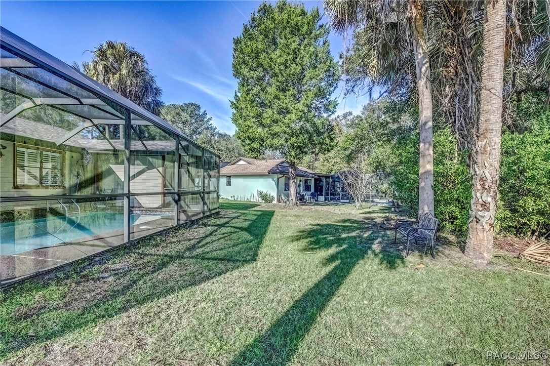 2 Hemlock Court E