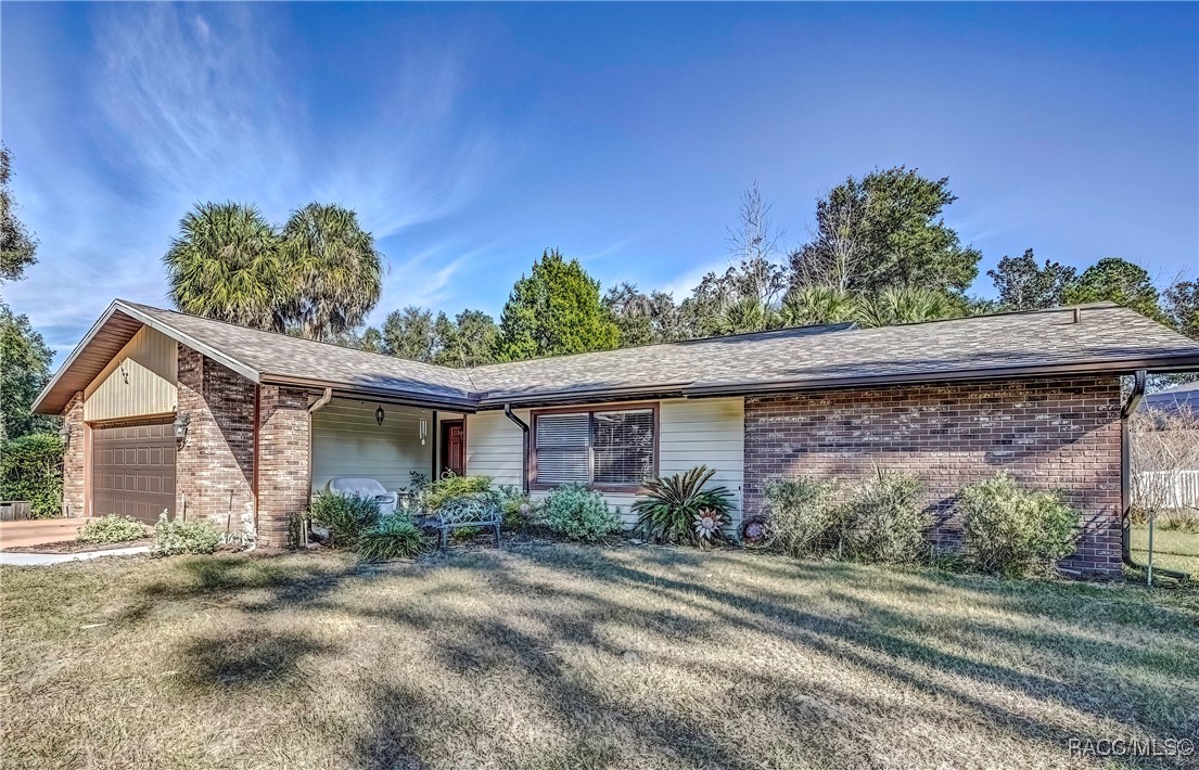 2 Hemlock Court E