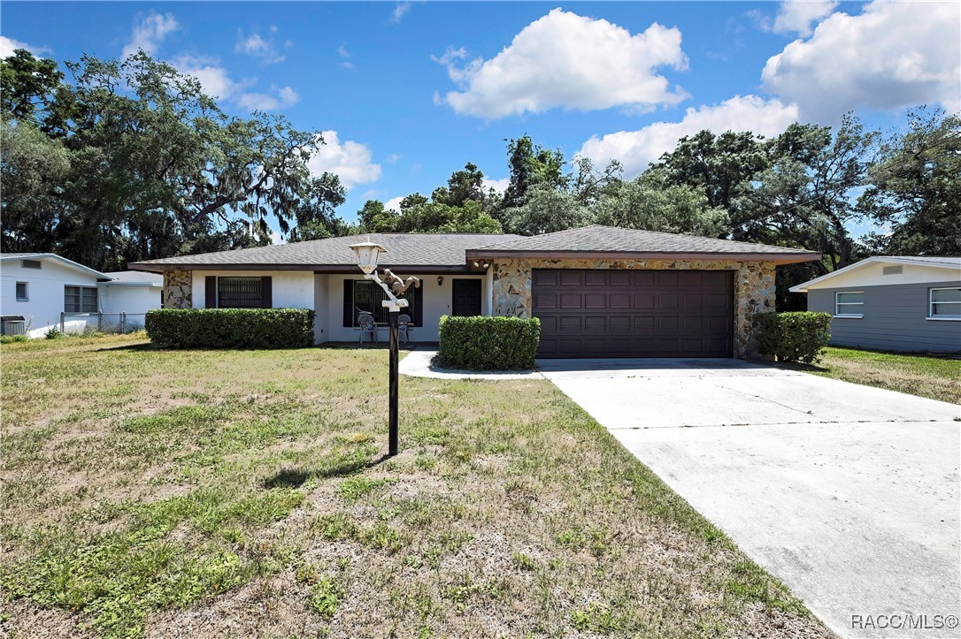 883 N Hollywood Circle