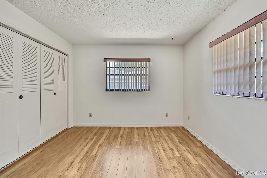 883 N Hollywood Circle