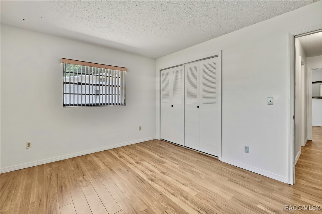 883 N Hollywood Circle