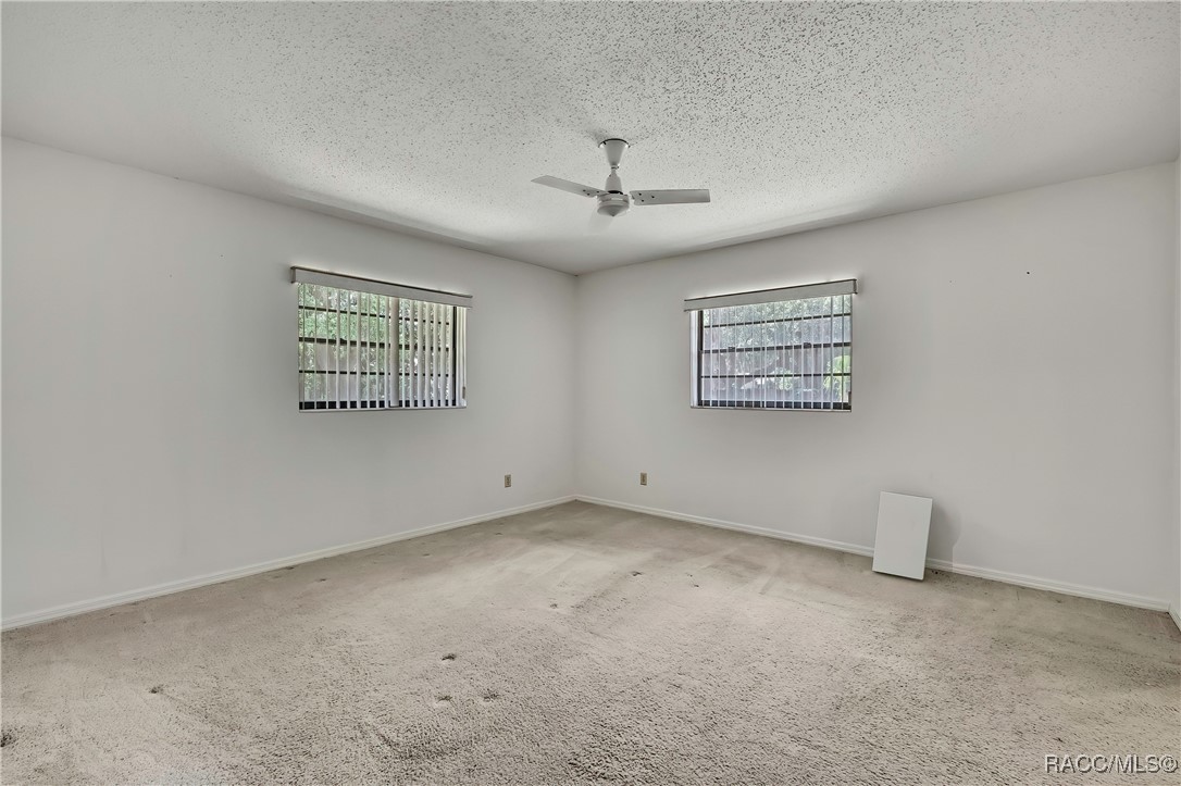 883 N Hollywood Circle