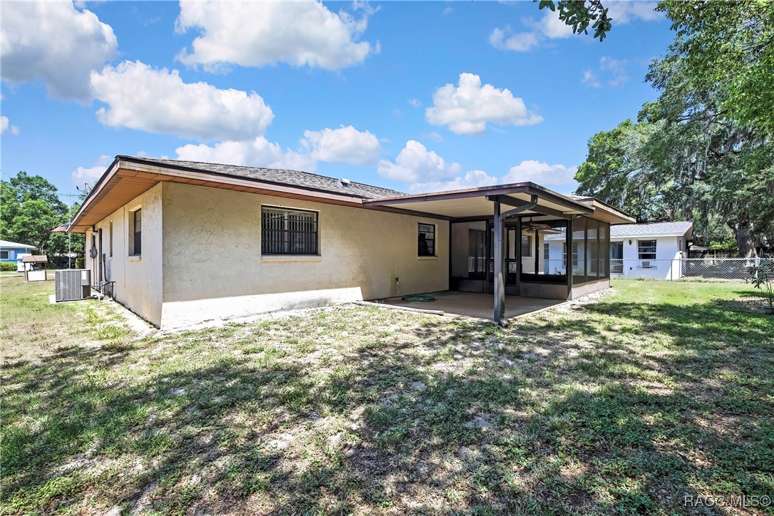 883 N Hollywood Circle