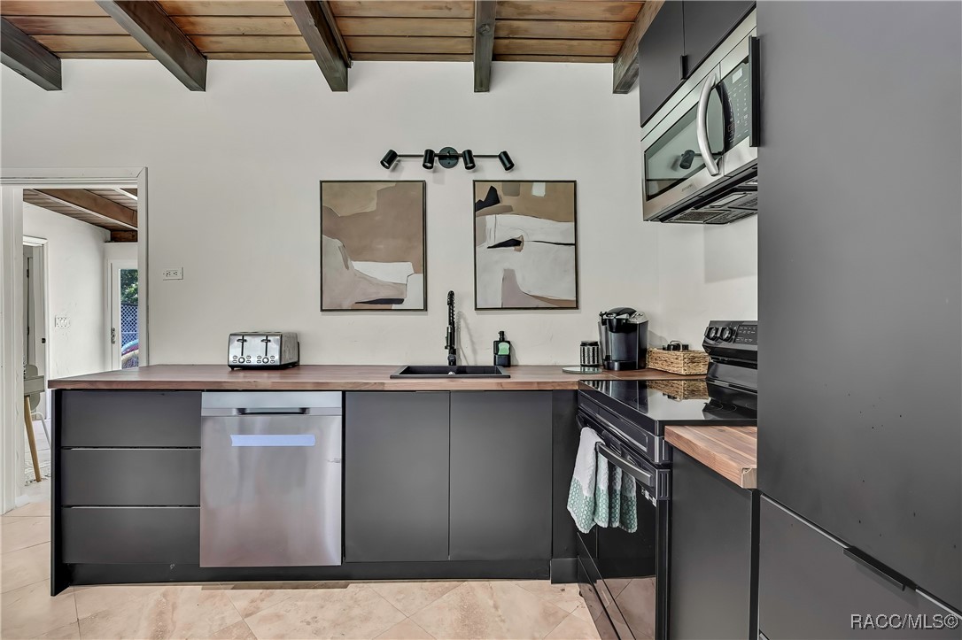 8944 W White Dogwood Drive