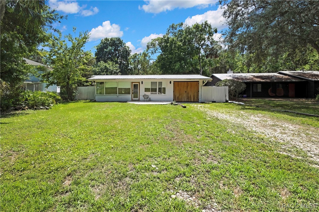 8944 W White Dogwood Drive