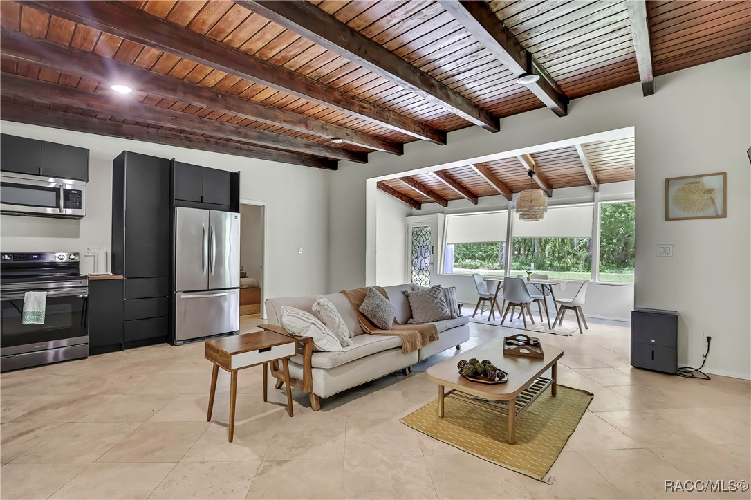 8944 W White Dogwood Drive