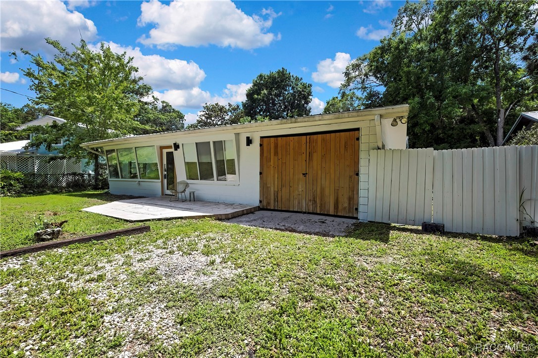 8944 W White Dogwood Drive