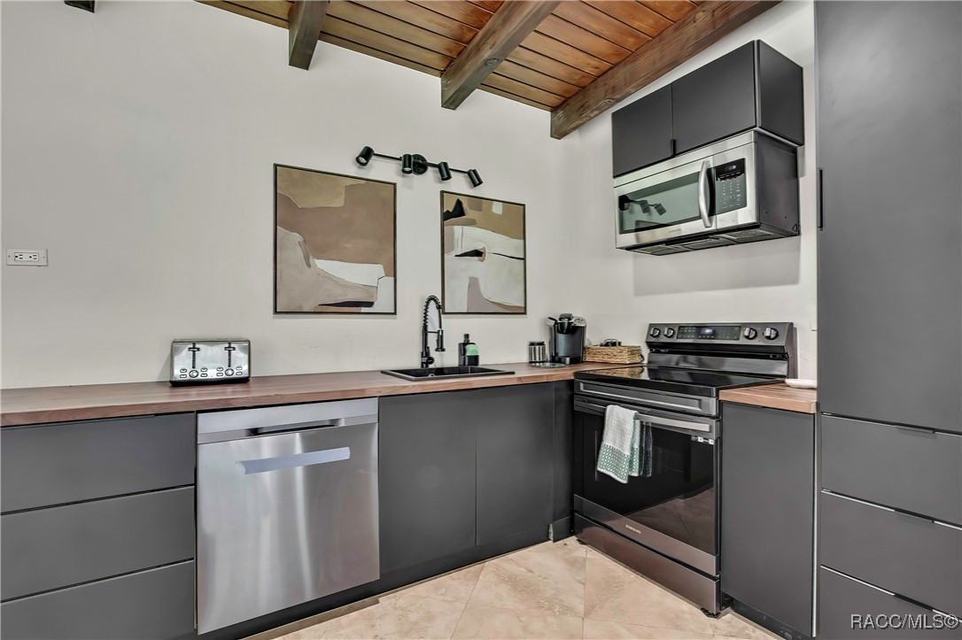 8944 W White Dogwood Drive